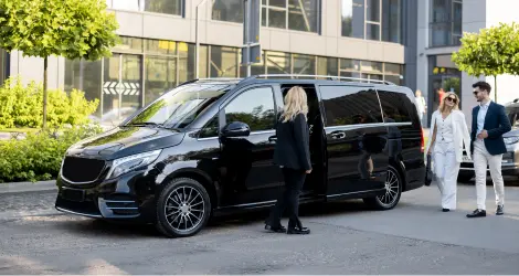 Why Choose Our Minivan Taxis